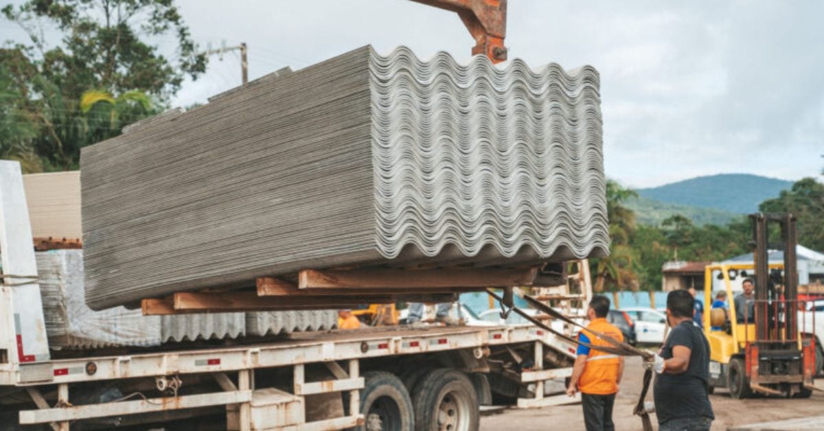 Biguaçu chega a 12 mil telhas entregues e recebe nova remessa nesta quinta