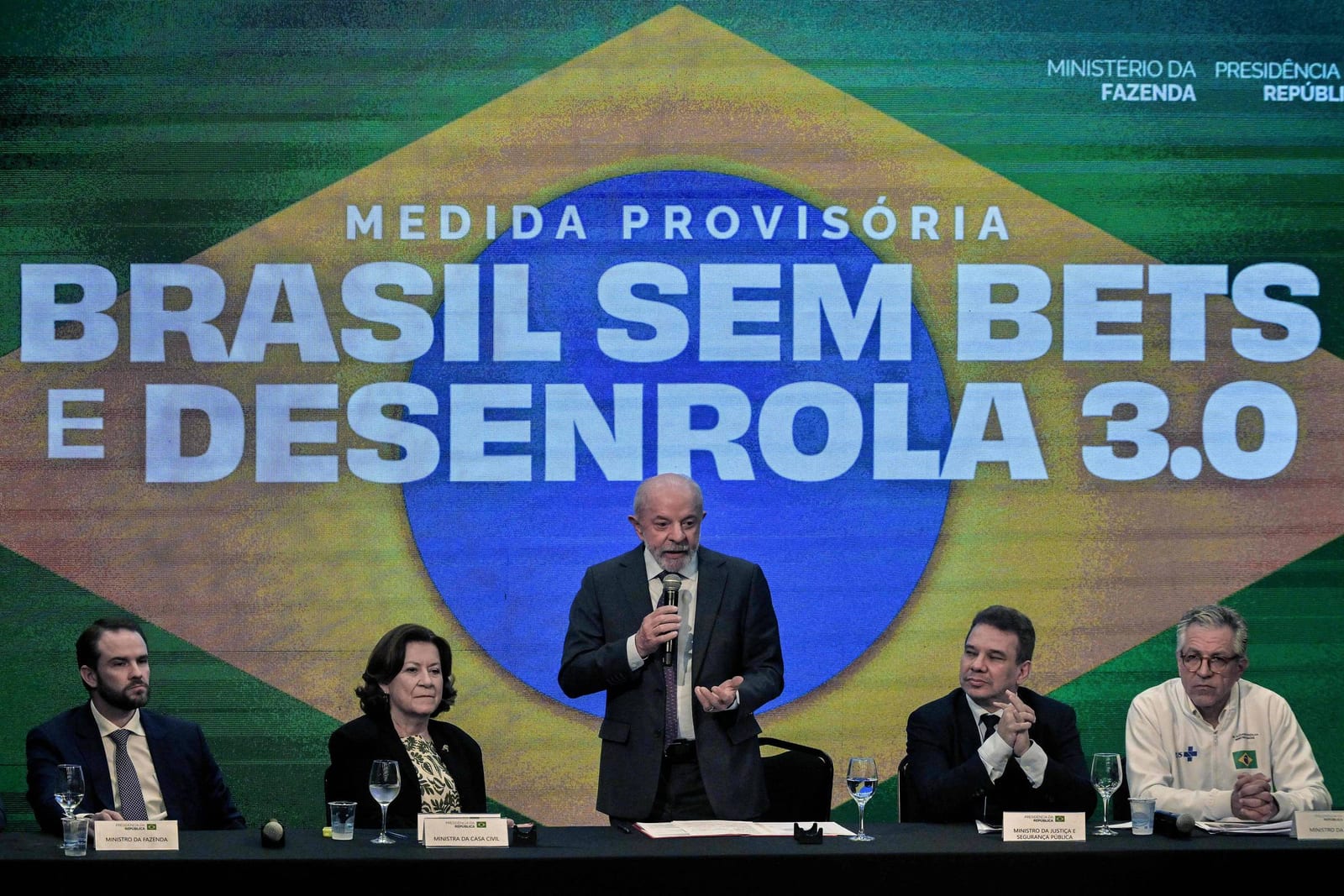Chance de punição a Lula por pacotes de bondades no período eleitoral é remota, dizem especialistas