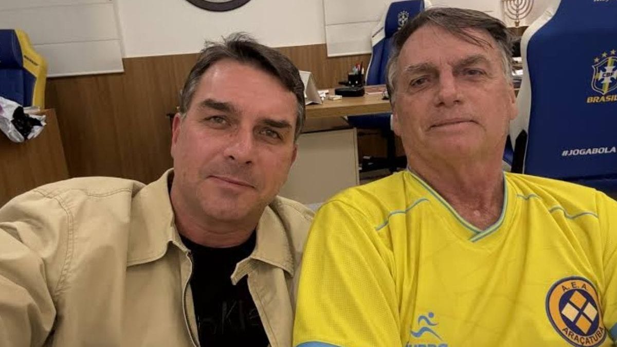 Flávio entrega autorizações de quebra de sigilo de Bolsonaro e familiares ao TSE, mas deixa um irmão de fora