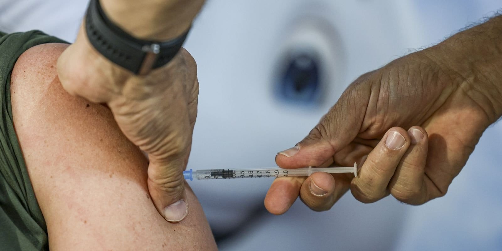 Ministério da Saúde Lança Painel Estratégico para Acompanhar Vacinação contra Meningite em Adolescentes