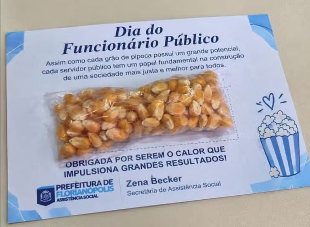 Prefeitura de Florianópolis distribui milho de pipoca cru como lembrança no Dia do Servidor Público