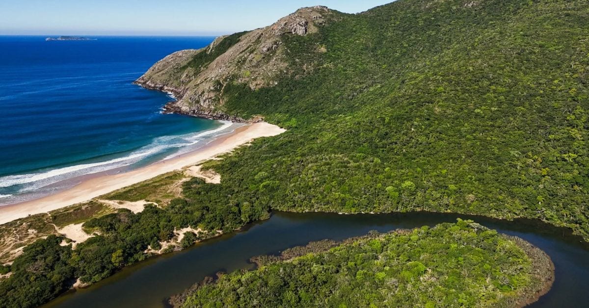 Florianópolis ganha trilha de 95 km que atravessa a Ilha de Norte a Sul