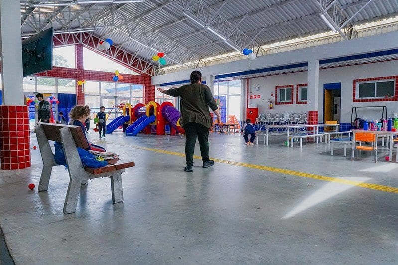 Prefeitura começa instalação de climatizador de ar na EMEI Roberto Antônio Bellinaso
