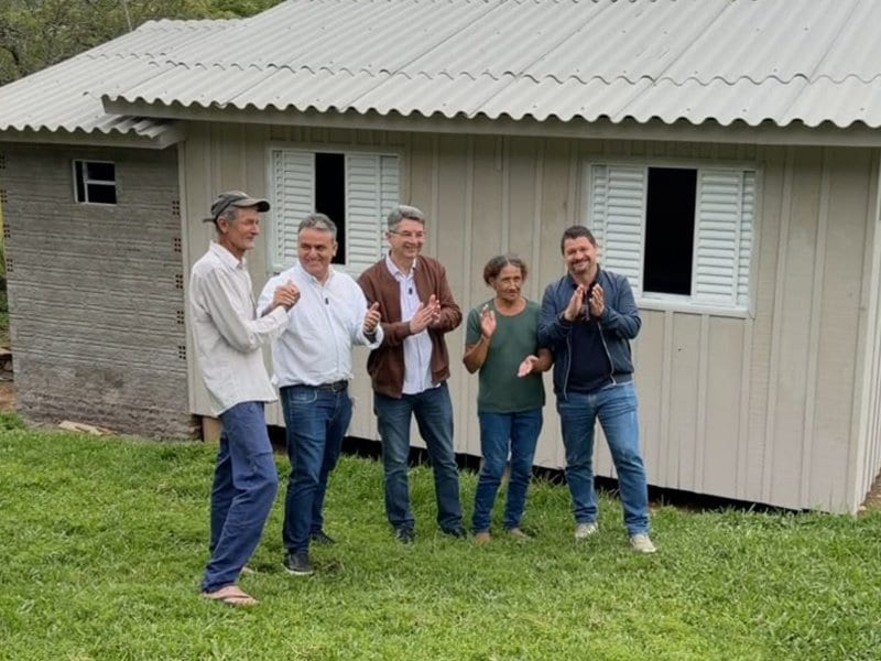 Prefeitura faz entrega de mais uma residência para família de Soledade
