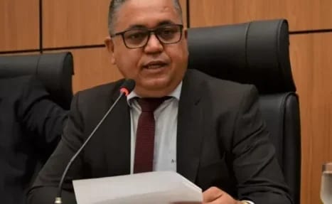 Eudes Assis pede ponto de ônibus coberto no Setor Lago Sul