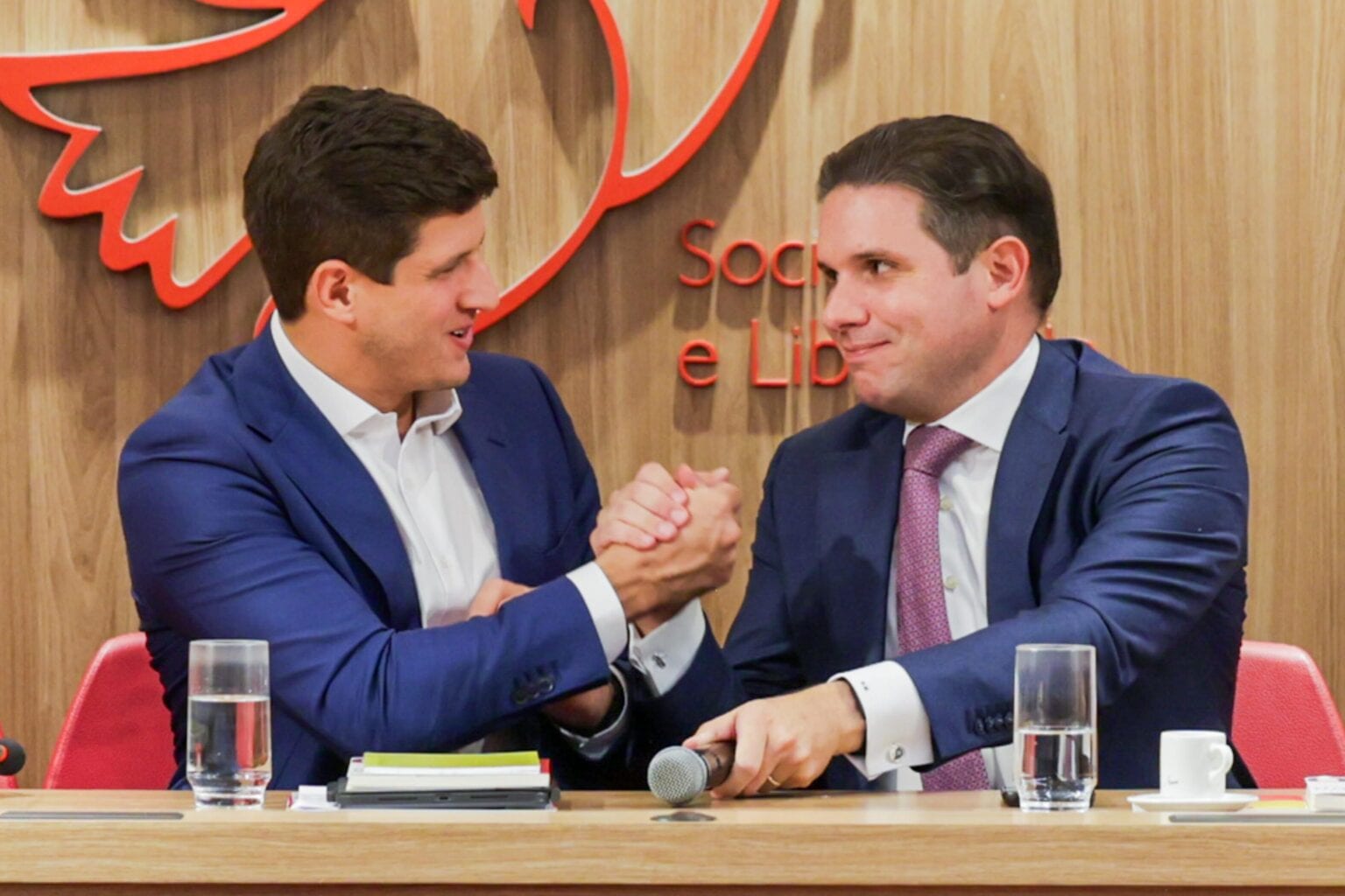 PSB oficializa apoio à reeleição de Hugo Motta na Câmara