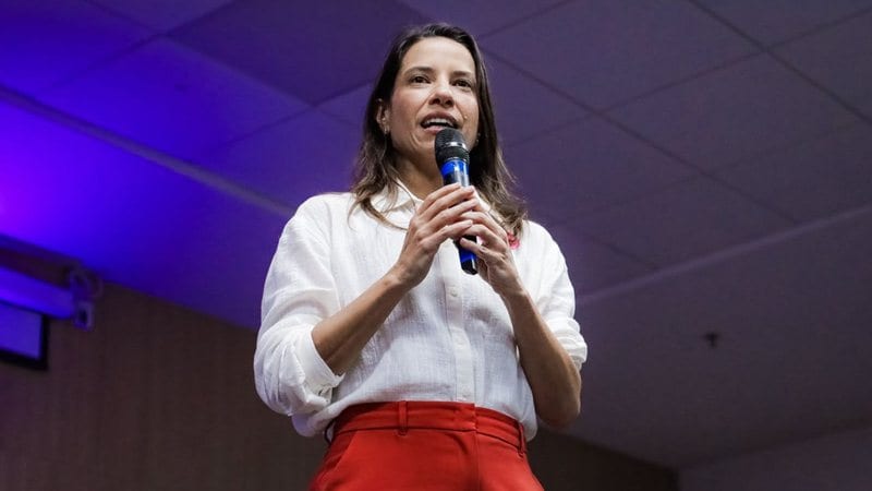 Raquel Lyra diz ser “a mulher mais julgada” ao responder polêmica sobre laqueadura