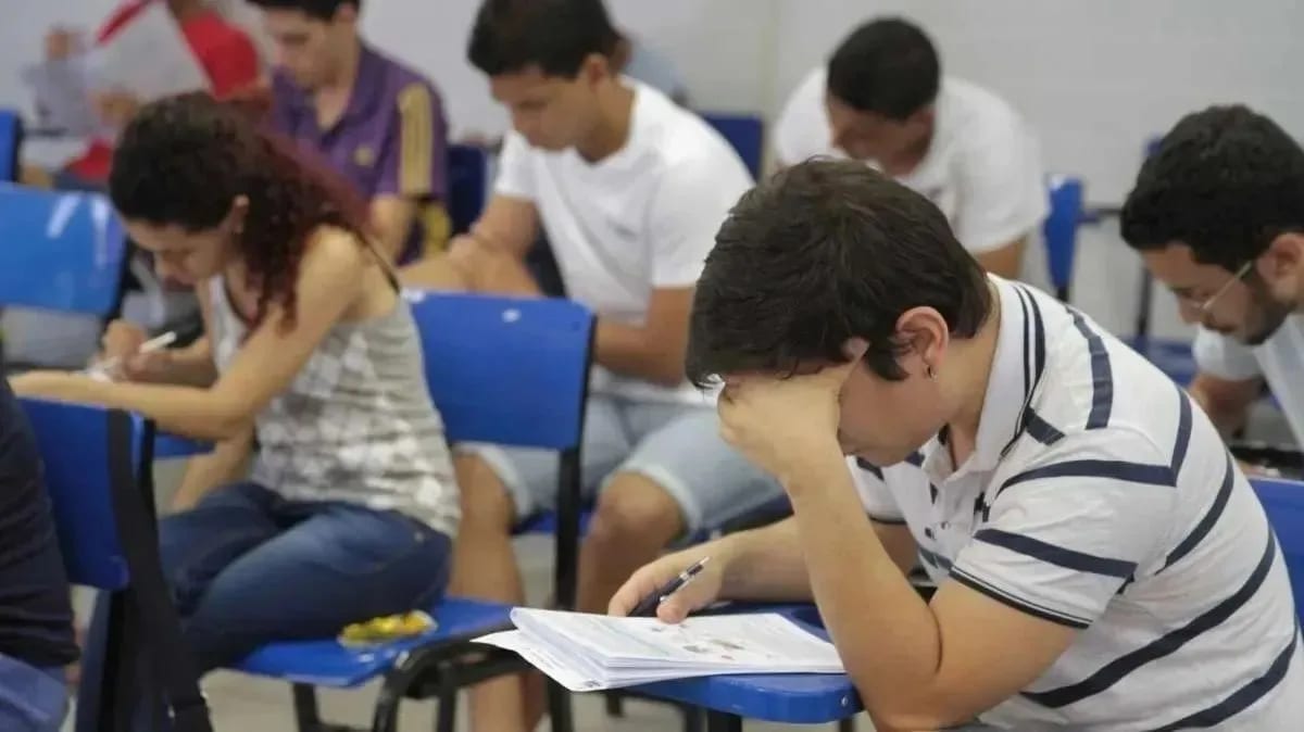 Só 9% da Frente de Educação destinou emendas; especialista alerta risco à soberania