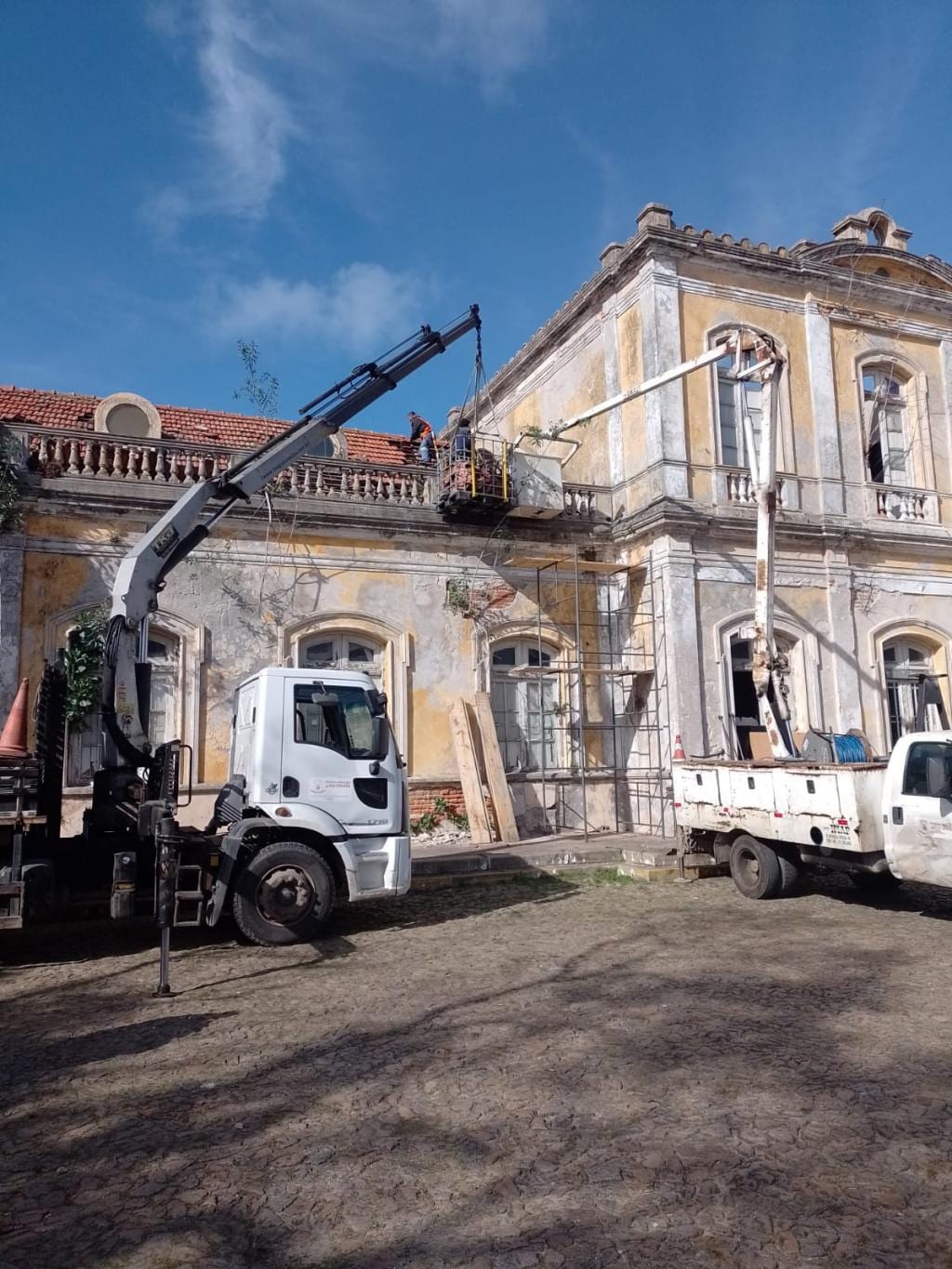 Prefeitura inicia ação emergencial na antiga Estação Ferroviária