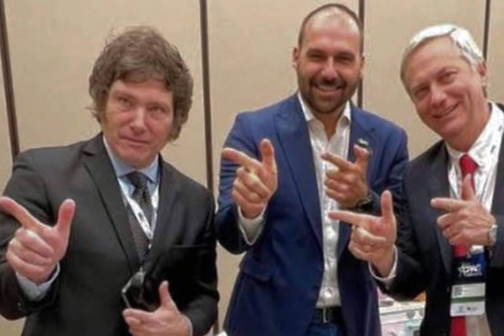 Eduardo Bolsonaro se reúne com Milei nos EUA para discutir economia