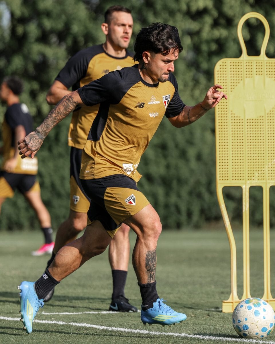 Botafogo quer R$ 36 mi por Artur e complica pretensão do São Paulo