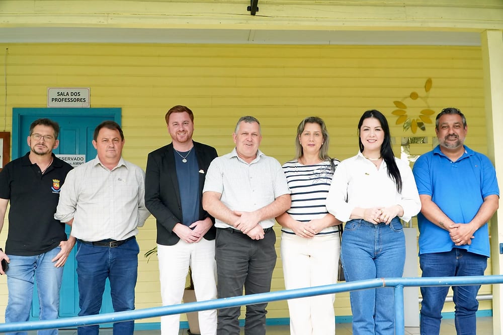 Prefeita Adriane participa de assembleia da AMNG em Alpestre