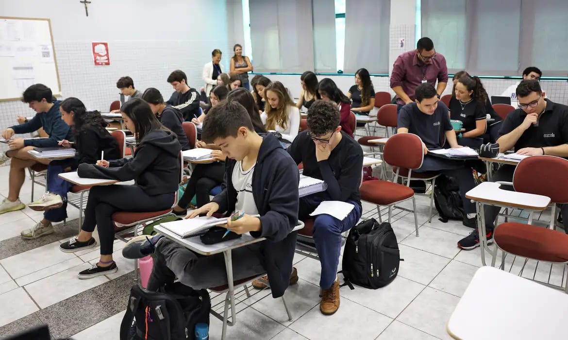 Bolsistas do Prouni podem pedir Bolsa Permanência de R$ 700 por mês