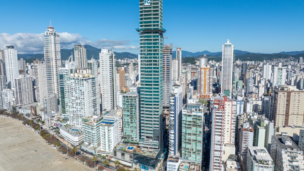 Balneário Camboriú anuncia 8 mil moradias e >R$100 milhões em incentivos