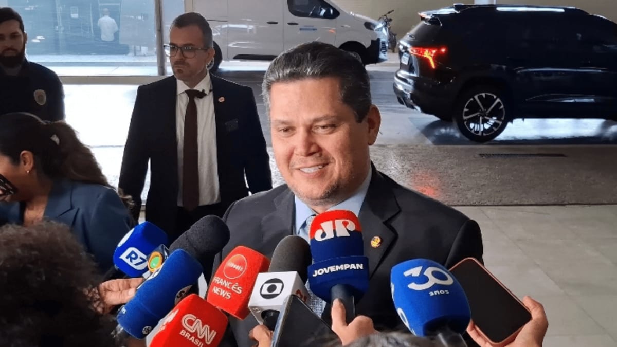 Alcolumbre diz que não recebeu pedido para apressar votação da 6 X 1