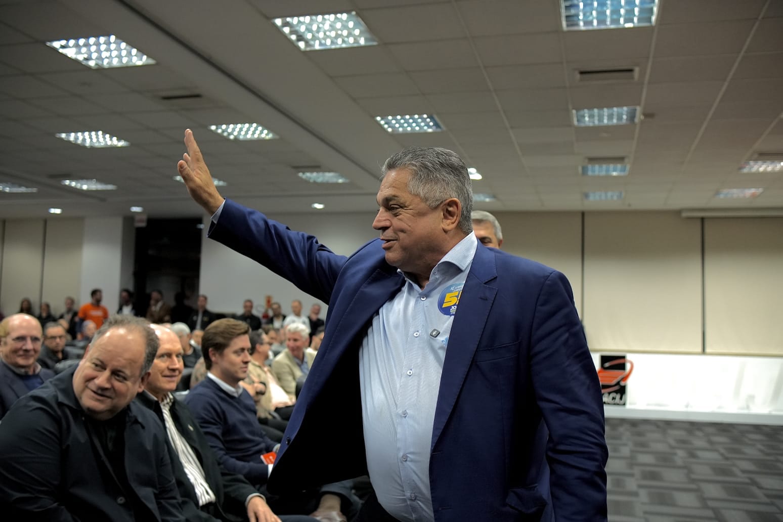 Em Joinville, João Rodrigues se compromete a reduzir presença do estado no setor produtivo