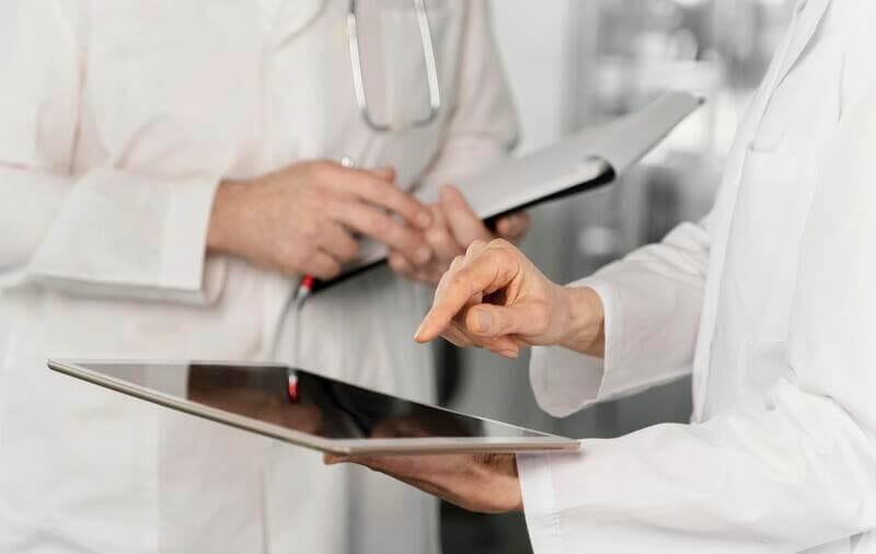 Congresso aprova obrigatoriedade de aprovação no Enamed para exercer medicina
