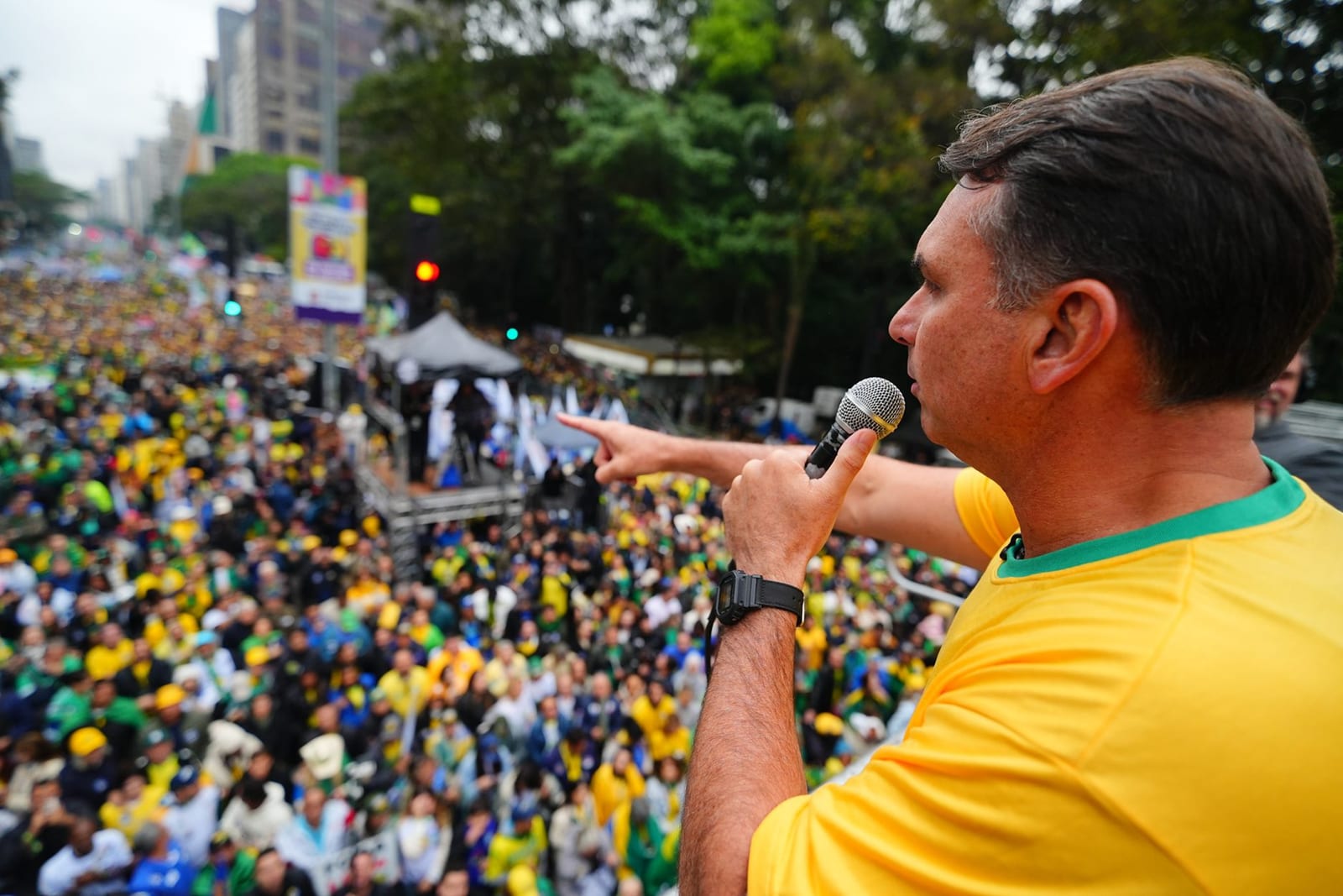 Vai flopar? A expectativa de público para ato de Flávio Bolsonaro na Paulista