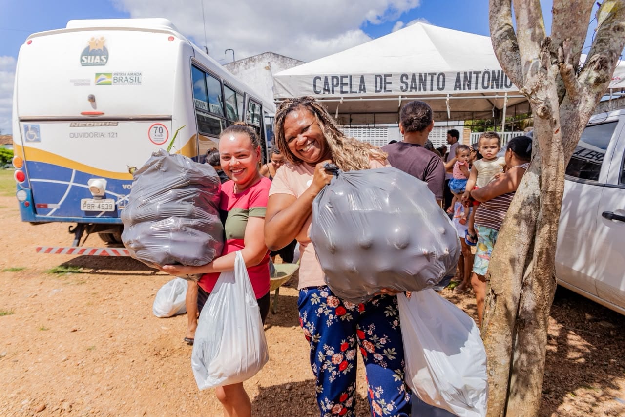 PAA entrega 4,2 toneladas de alimentos a povoados de Lagarto