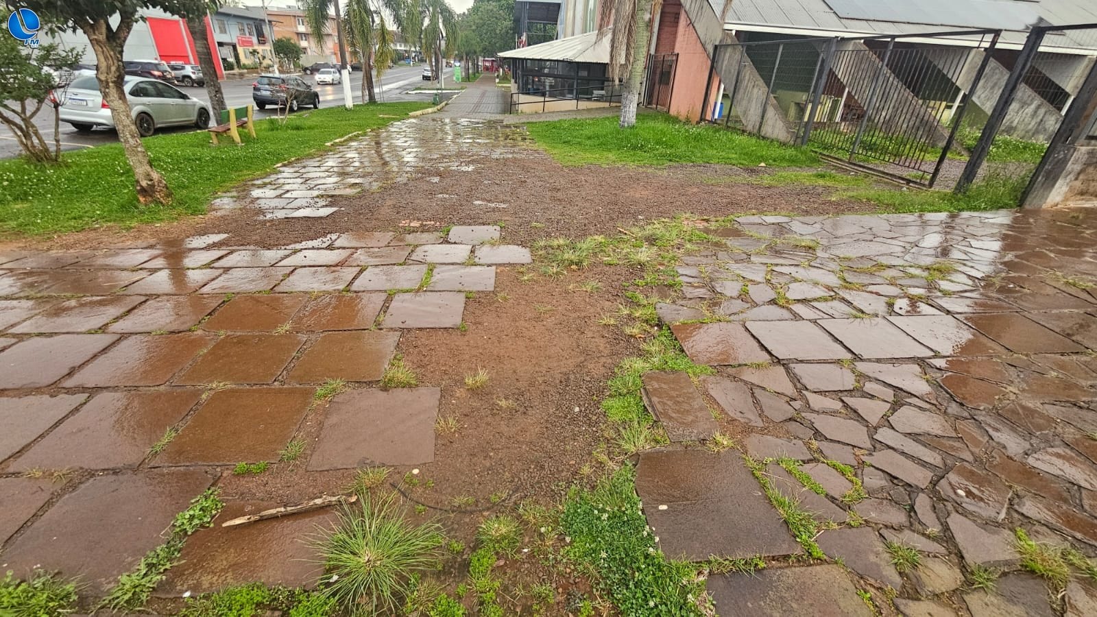 Vereador Viego Santos (PL) pede conserto de calçamento próximo ao Ginásio Adolfo Stella