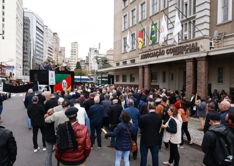 Representantes da Região Central participam de ato da FEDERASUL em Porto Alegre