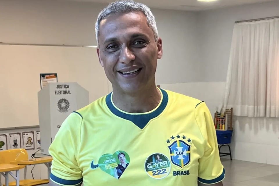 Gustavo Gayer vota em Goiânia e pede impeachment de Alexandre de Moraes