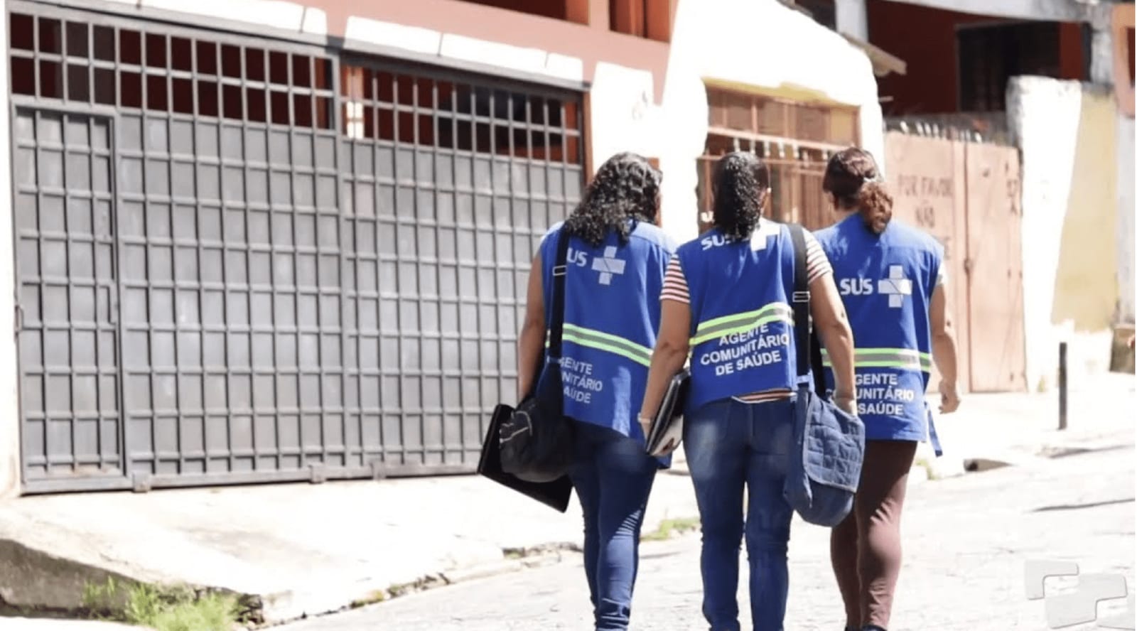 Congresso promulga Emenda Constitucional 140 que cria aposentadoria especial para agentes de saúde