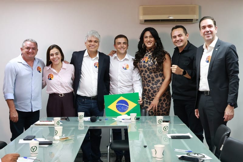 Bancada do Partido Verde recebe novos deputados e fecha questão em apoio à reeleição de Hugo Motta