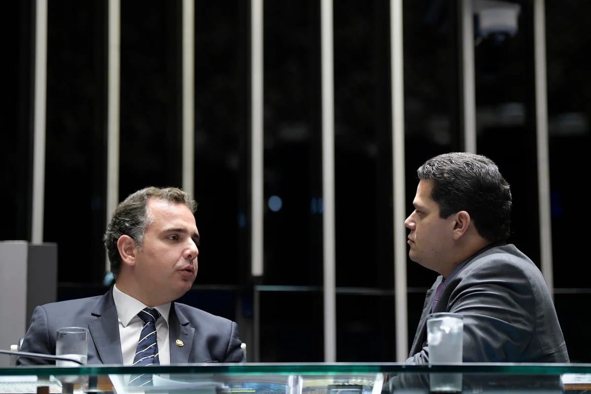 Alcolumbre pretende votar indicação de Pacheco ao TCU nesta semana