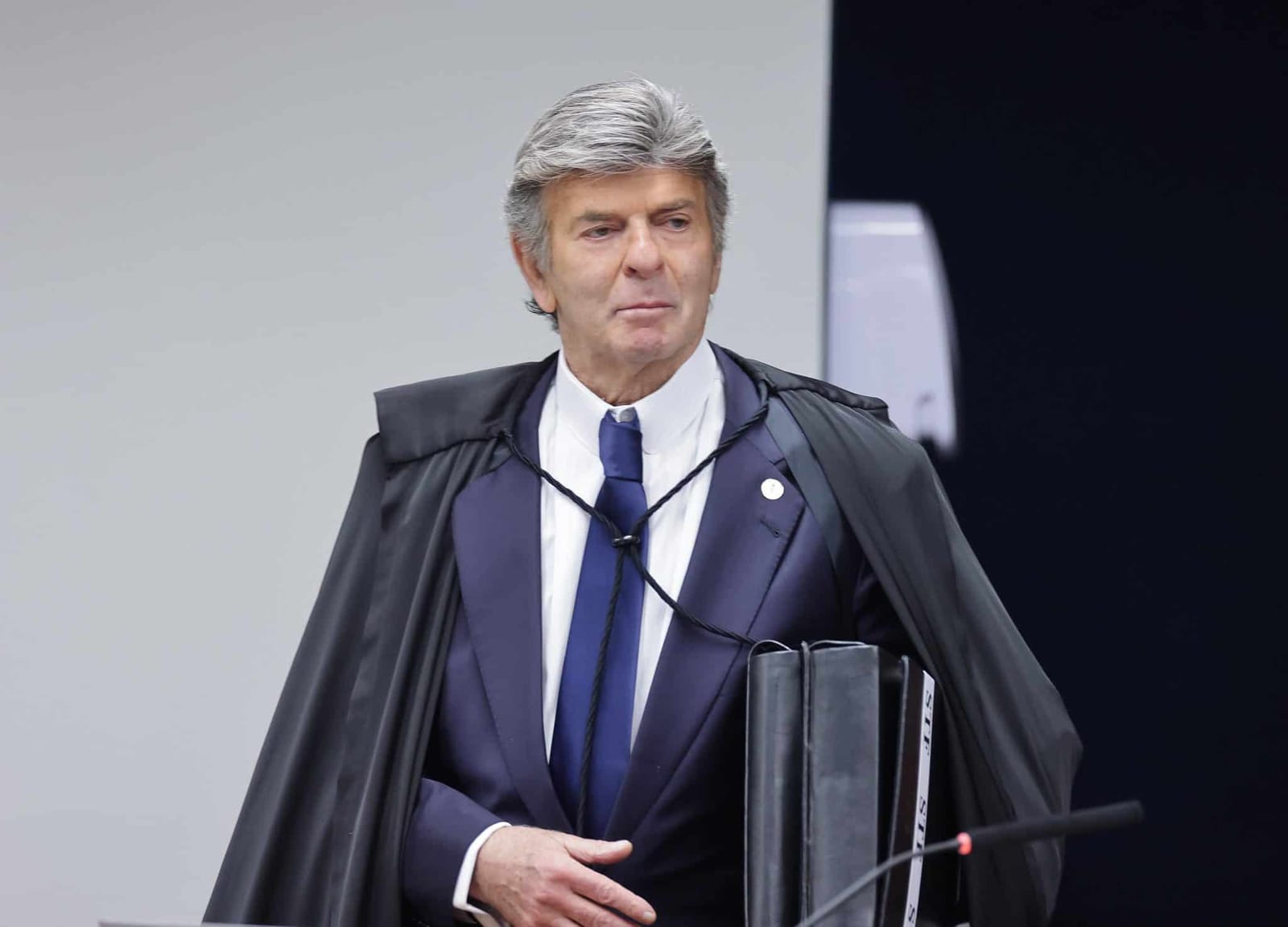 Fux exige ao Senado registros de acesso de Vorcaro e da esposa de Moraes
