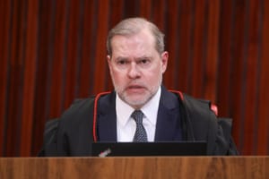 TSE autoriza assistente simples a recorrer por risco de perda de mandato