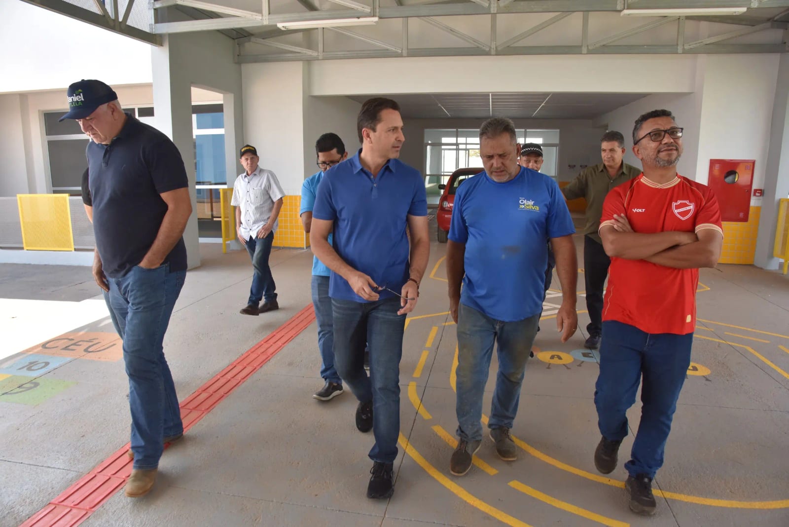 Aparecida vistoria obras do CMEI Vila Romana e recapeamento em 167 bairros