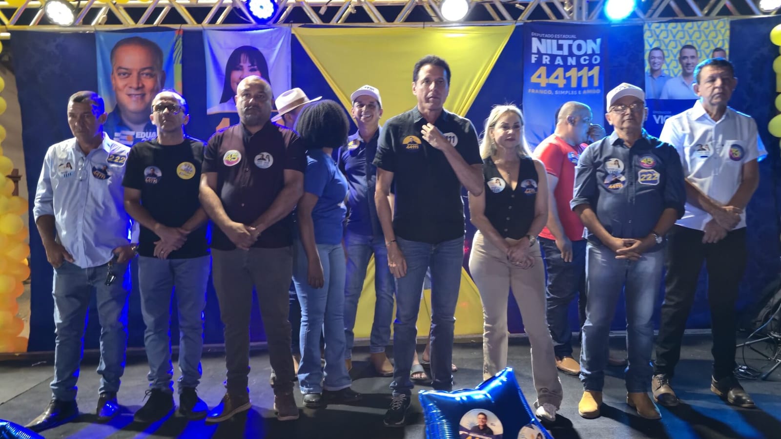 Prefeito Neri reúne multidão em Almas com Janad Valcari e Nilton Franco