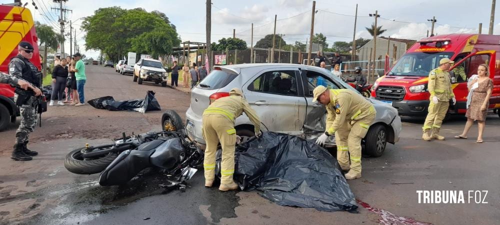 COLISÃO ENTRE CARRO E DUAS MOTOS TERMINA EM MORTE EM FOZ DO IGUAÇU
