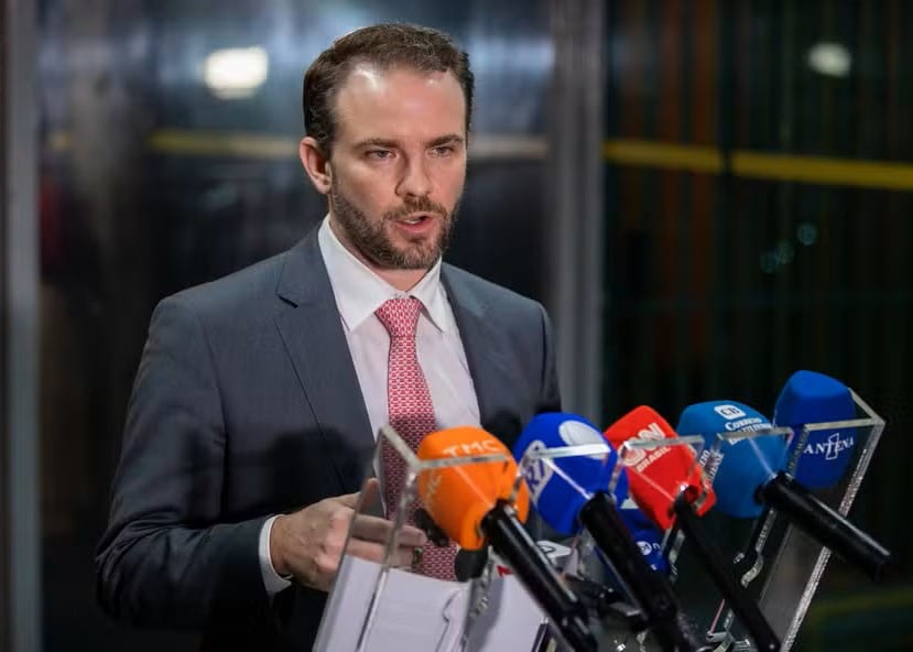 Mercado financeiro erra na aposta no segundo turno e acorda de ressaca reclamando das perdas em Flávio Bolsonaro