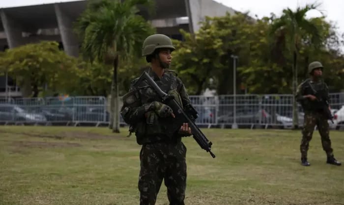 Tropas militares vão reforçar locais de votação no Rio de Janeiro
