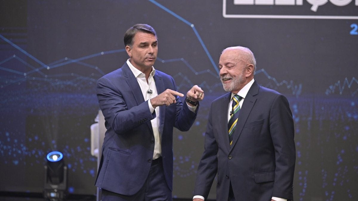 Campanha de Lula pede checagem ao vivo nos debates e negocia formato