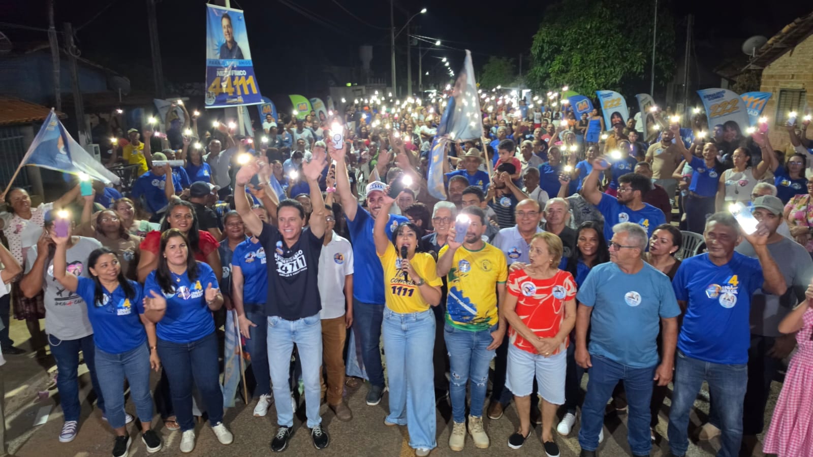 Nilton Franco reúne multidão em Araguacema ao lado de Marquinho e Josa
