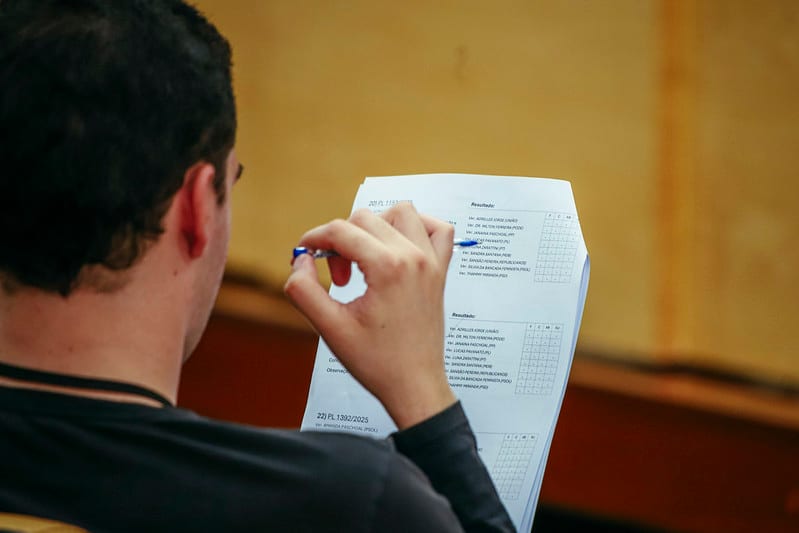 CCJ aprova 34 projetos em sessão com proibição de publicidade de ‘bets’