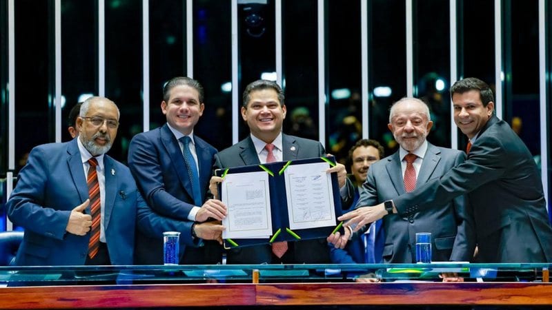 Lula participa da promulgação do fim da escala 6x1 e busca reforçar paternidade da proposta