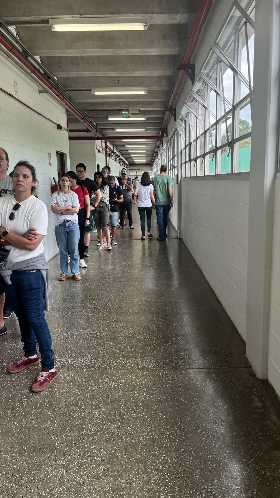 Editorial: A volta do “passa o chapéu”