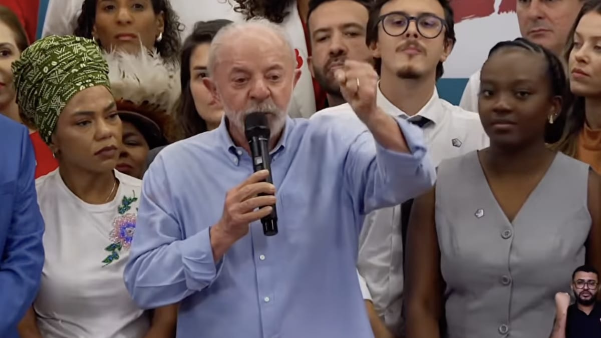 Lula lança lema: “Para o trabalhador, proteção; para o bandido, prisão”