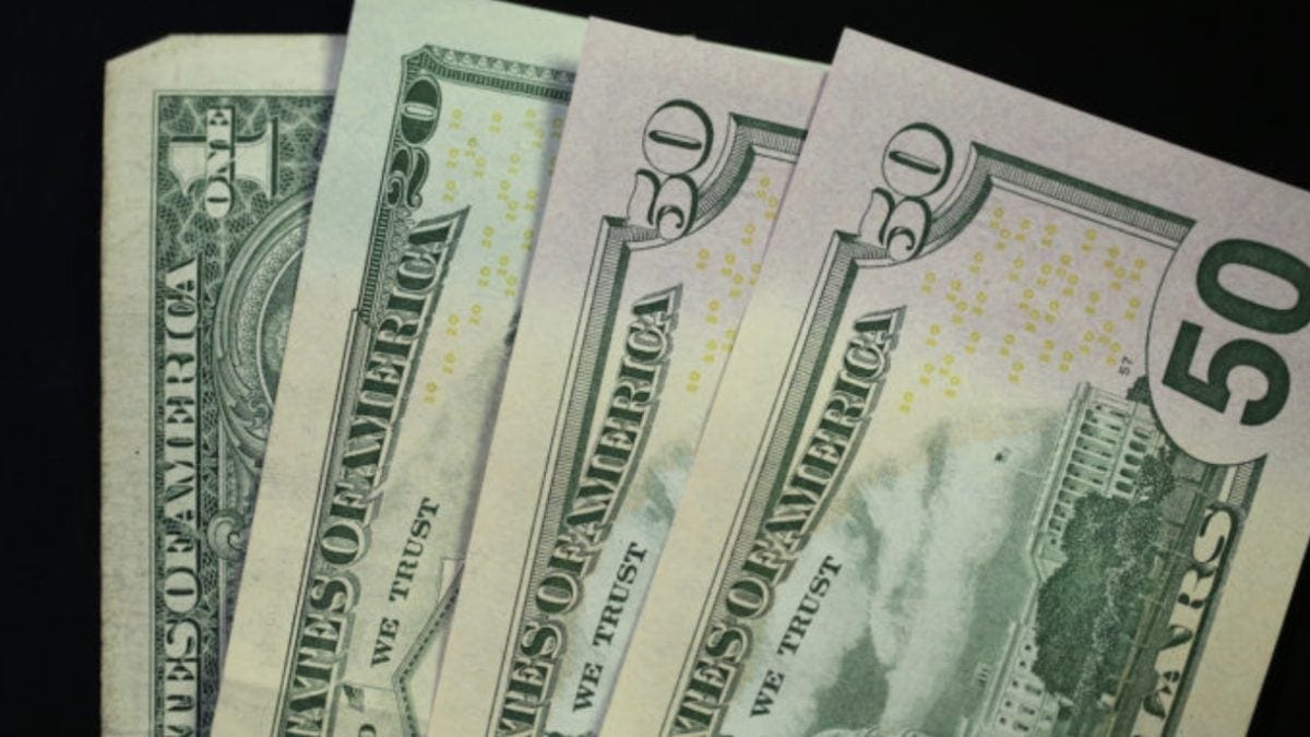Dólar cai mais de 4% e fica abaixo dos R$ 5 após 1º turno