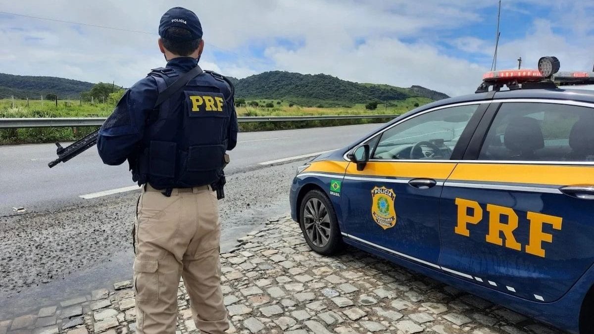 PRF não poderá parar carros por infrações leves no 2º turno, neste domingo (25), mas há exceções