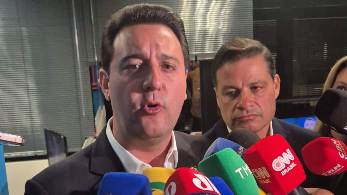 Ratinho Junior descarta apoio a Lula e tende a favorecer Flávio no 2º turno