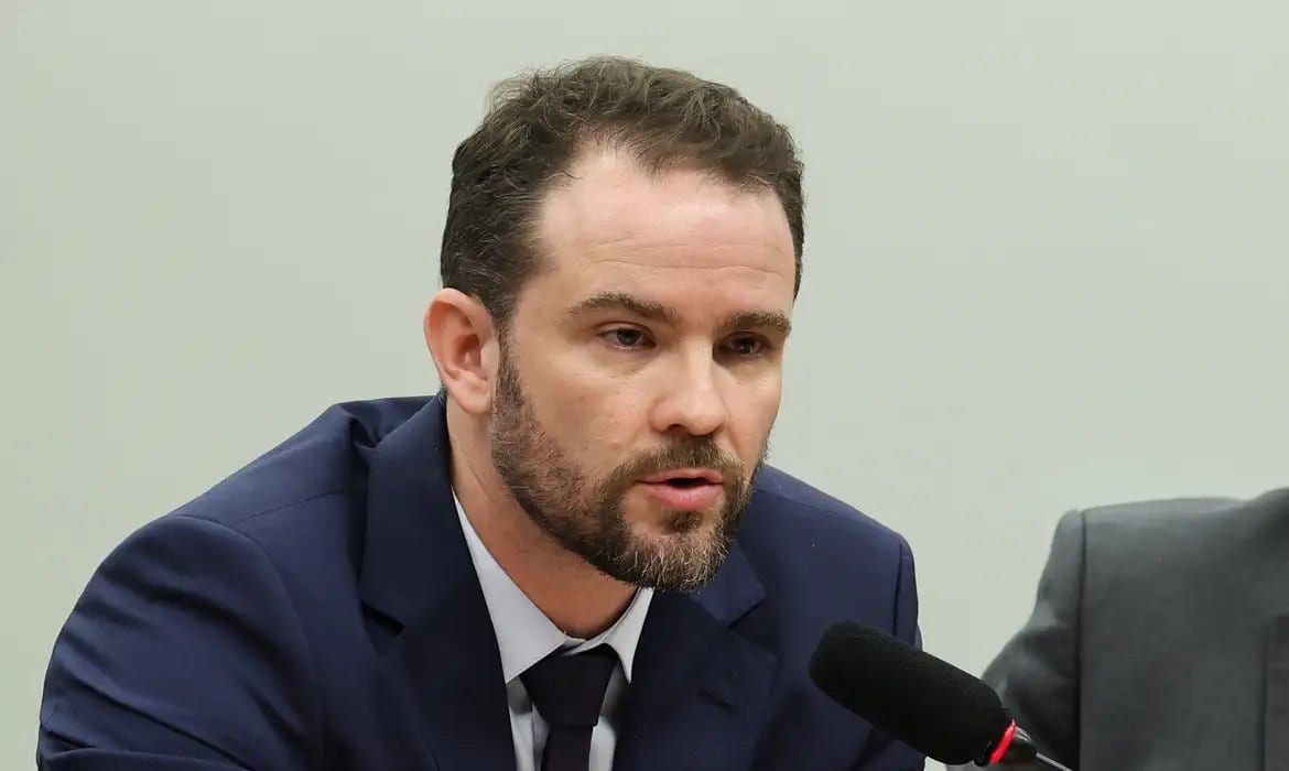 Meta fiscal: governo estuda ajustes e pode ampliar contingenciamento