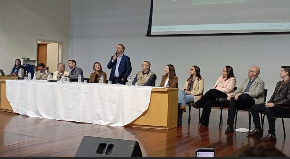 Secretária de Arroio do Tigre participa de encontro do COSEMS/RS em Santa Cruz