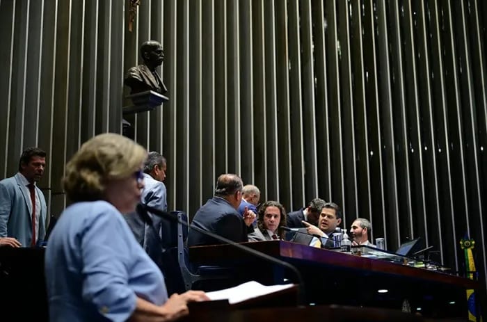 Pacote de apoio a agricultura, transporte e aviação vai à sanção presidencial