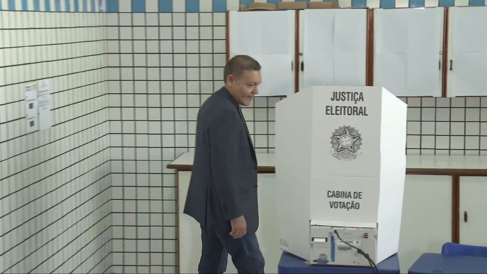 Nunes Marques, presidente do TSE, acompanha abertura de seção eleitoral em Brasília
