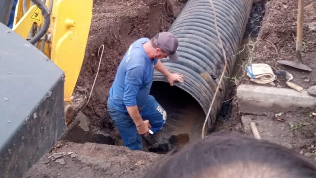 Jardim Novo Wenzel recebe obras para escoamento de água e melhorias